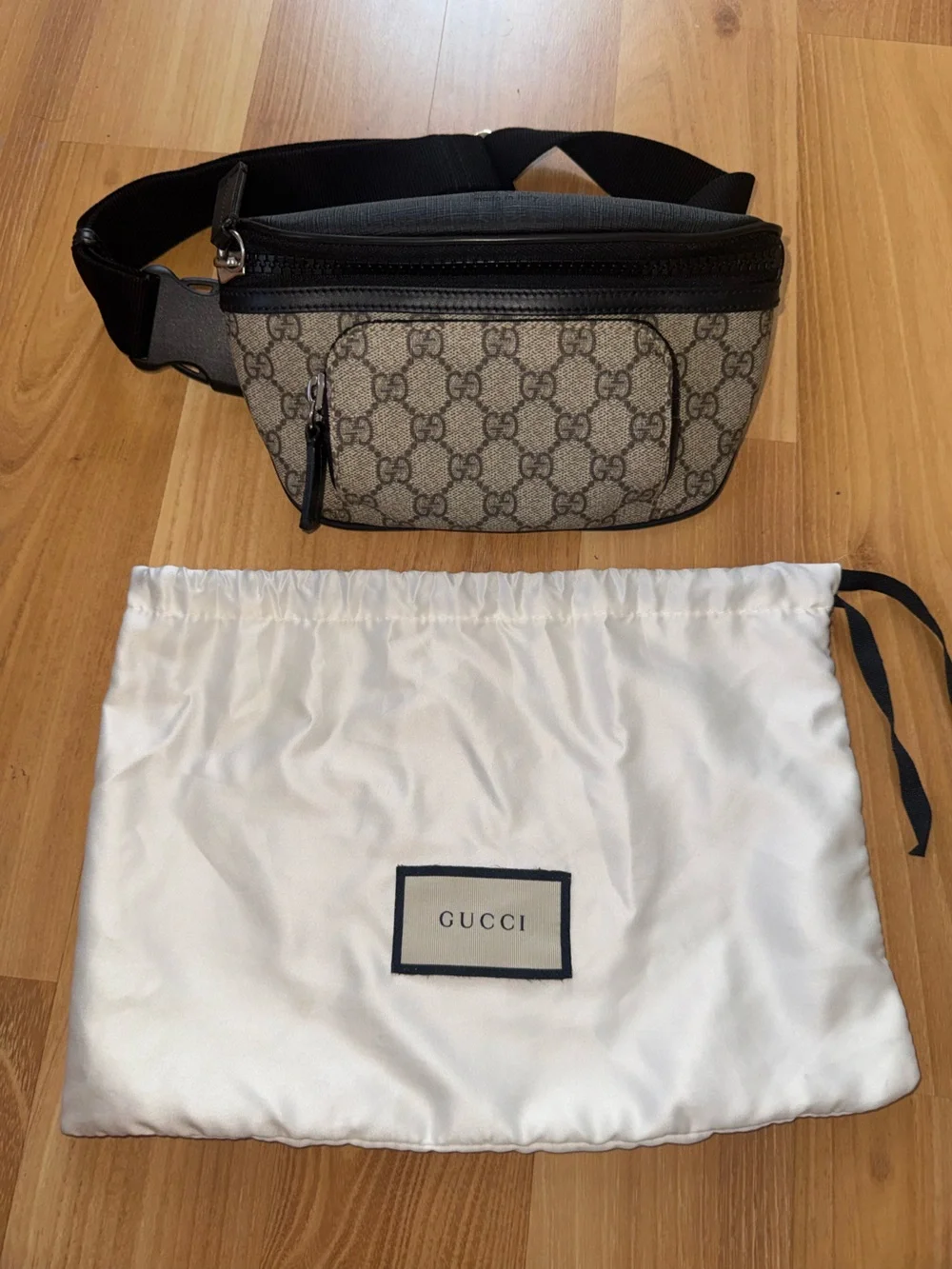 Gucci GG Supreme Monogram Belt Bag Beige & Black
